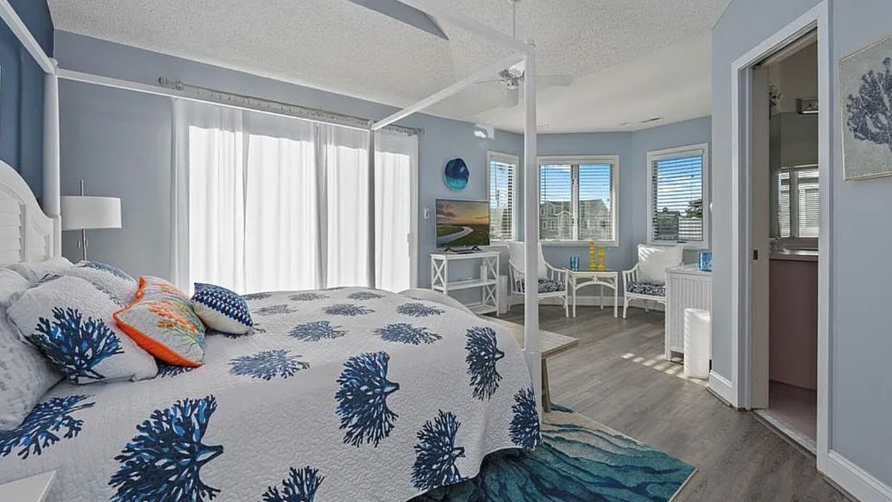 Photo of Bedroom in Avalon