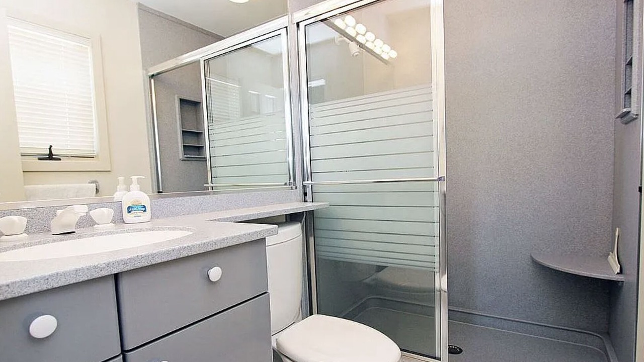 Photo of Bathroom in Avalon