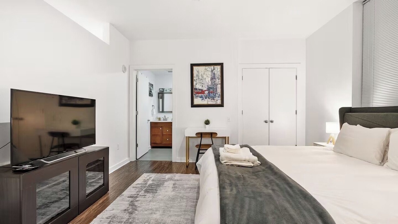 Photo of Bedroom in Cultural District
