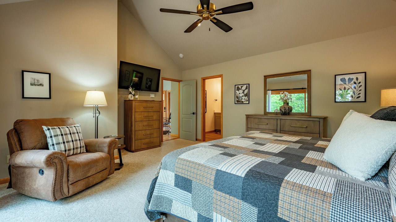 Photo of Bedroom in Mountainside