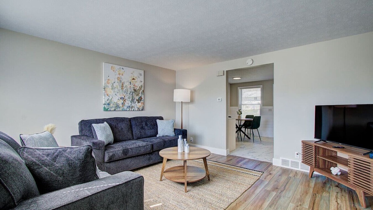 Photo of Livingroom in North Canton