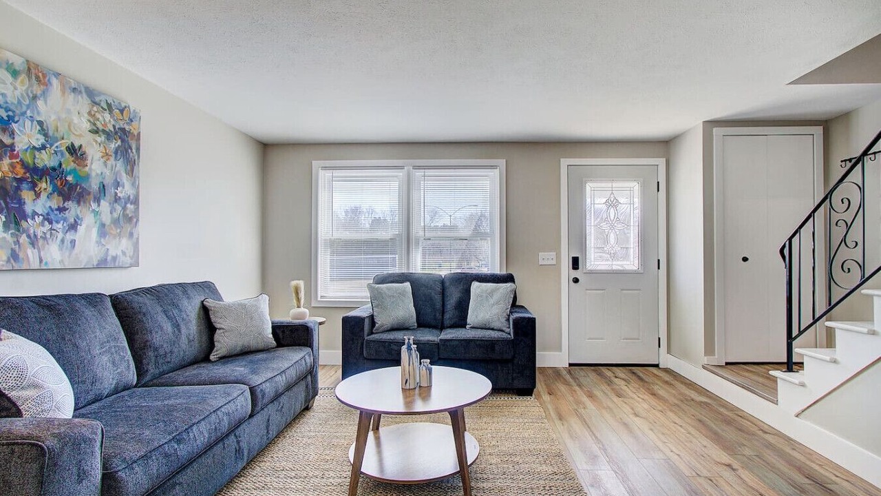 Photo of Livingroom in North Canton