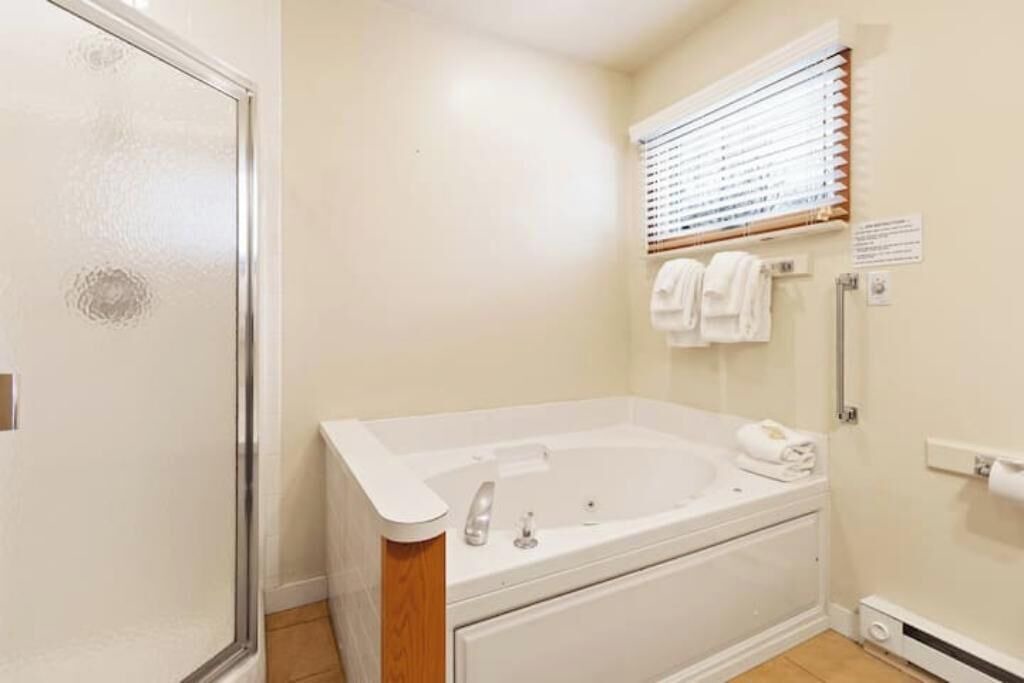 Photo of Bathroom in Shawnee On Delaware