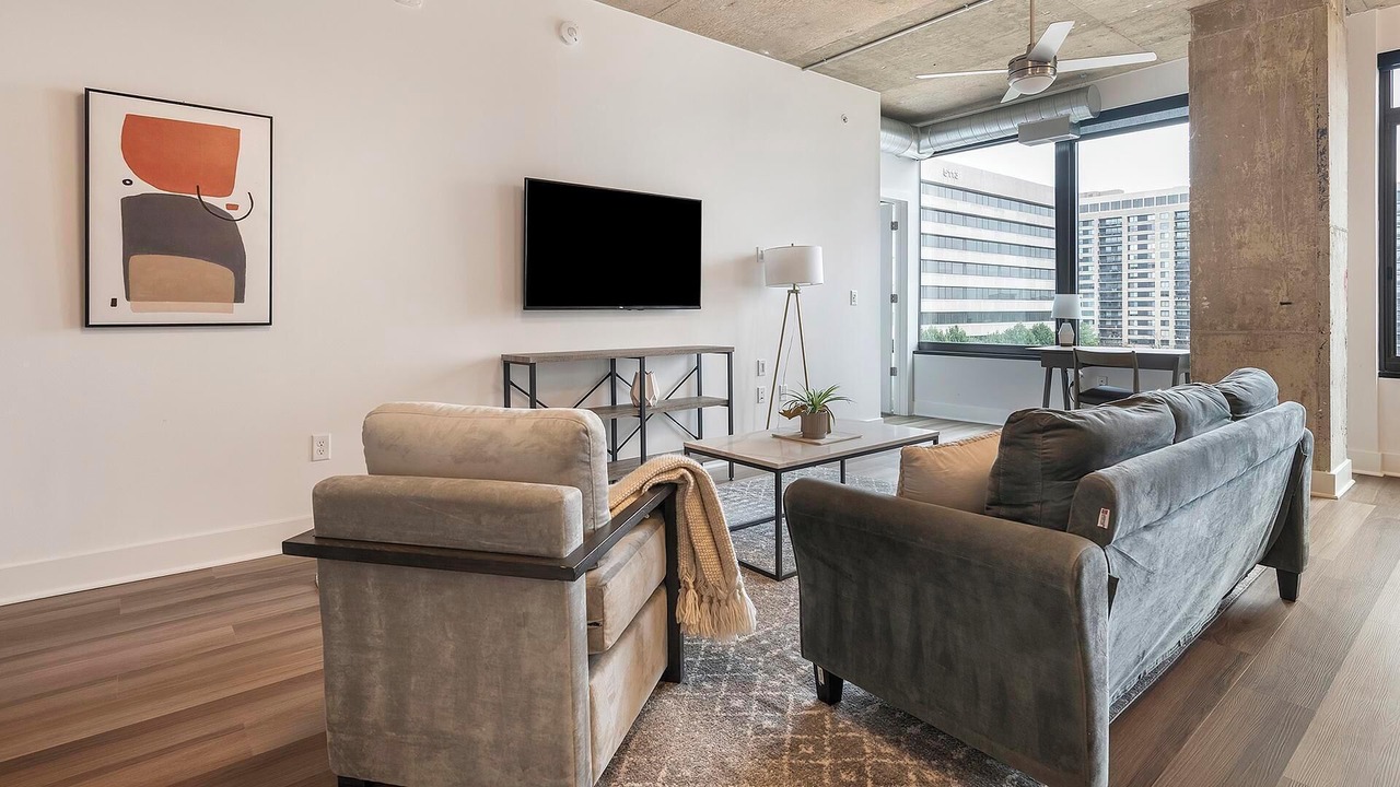 Photo of Livingroom in Baileys Crossroads