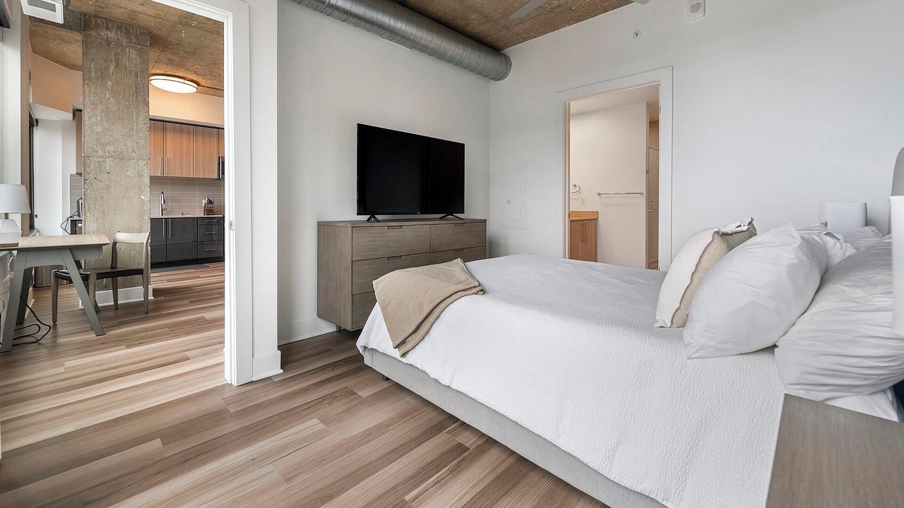 Photo of Bedroom in Baileys Crossroads