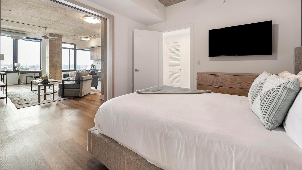 Photo of Bedroom in Baileys Crossroads