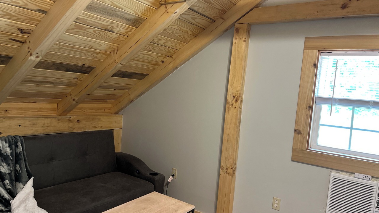 Photo of Livingroom in Rogersville