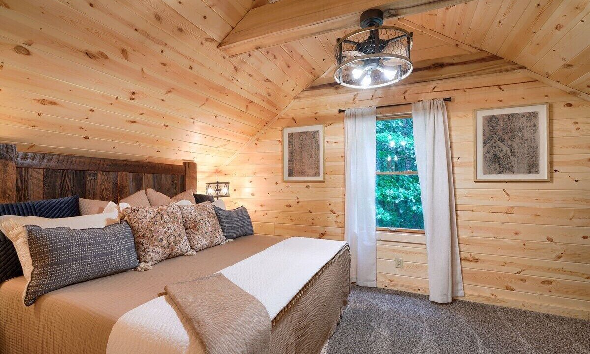 Photo of Bedroom in Rockbridge