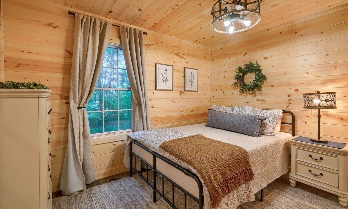 Photo of Bedroom in Rockbridge