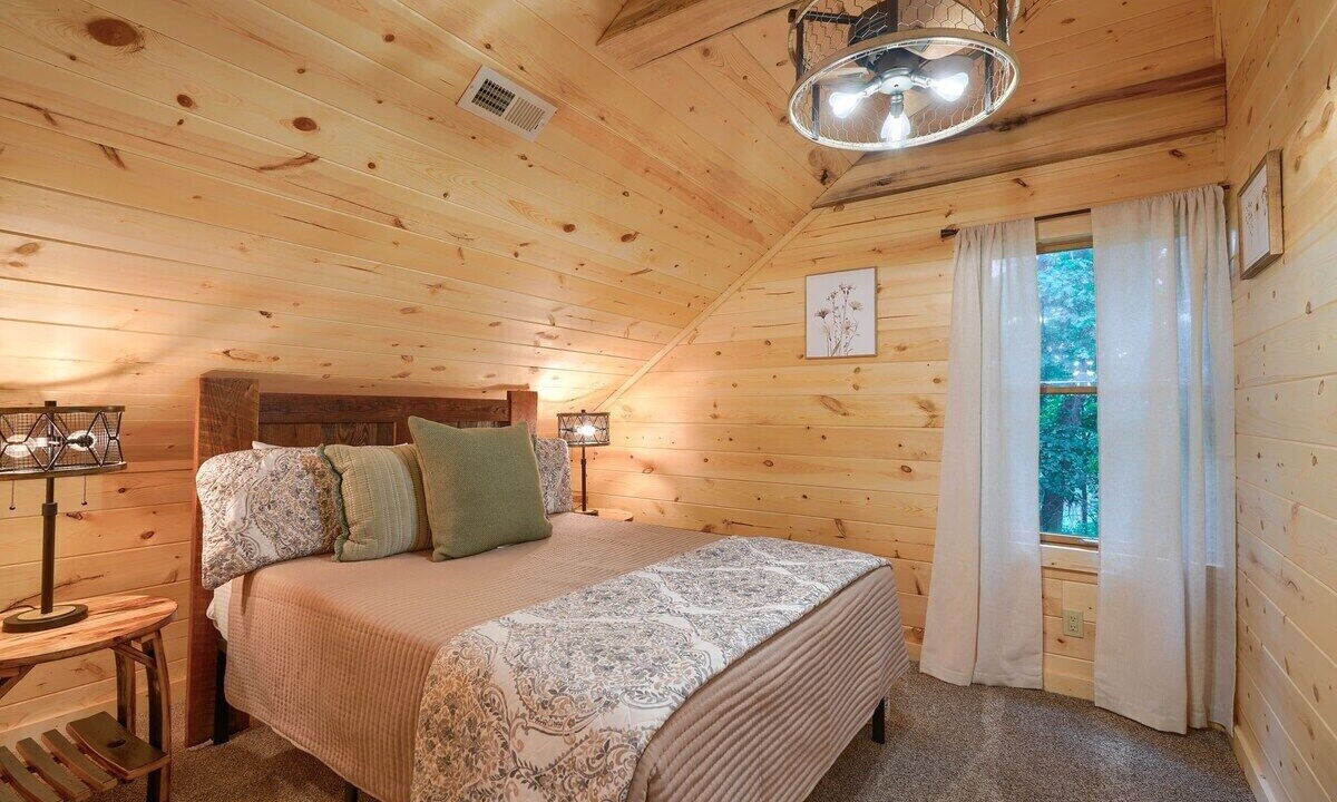 Photo of Bedroom in Rockbridge