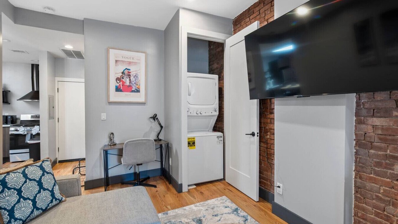 Photo of Livingroom in The Heights