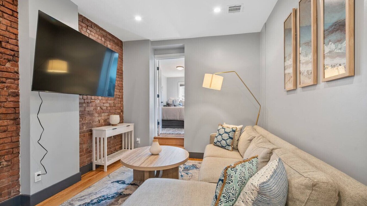 Photo of Livingroom in The Heights