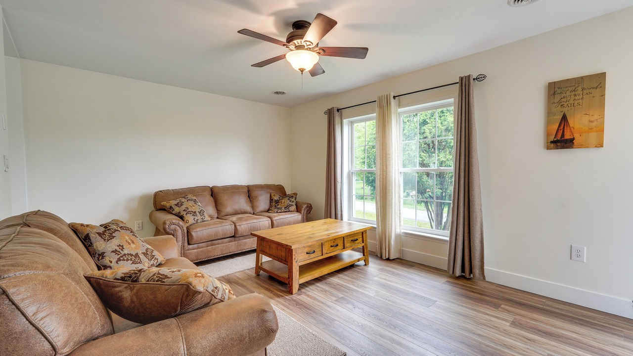 Photo of Livingroom in Dewart