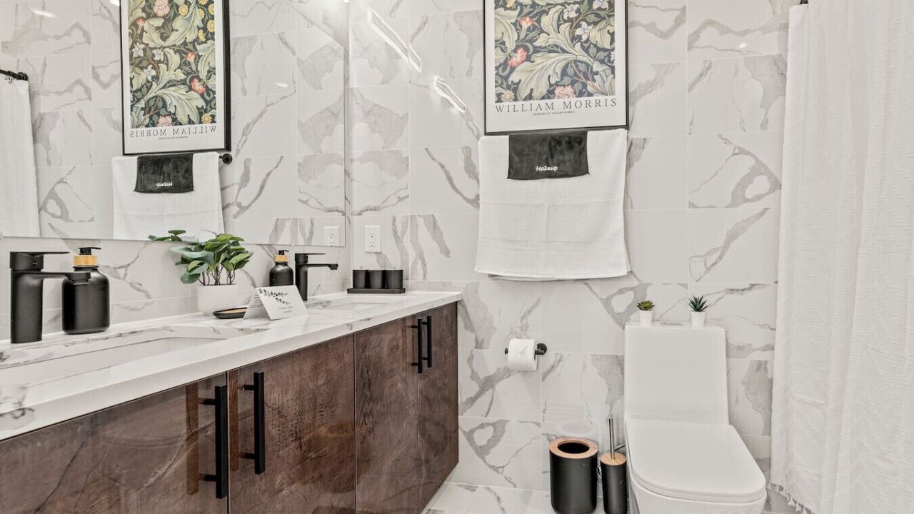 Photo of Bathroom in Norris Square