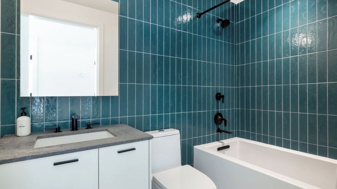 Photo of Bathroom in Swan Lake