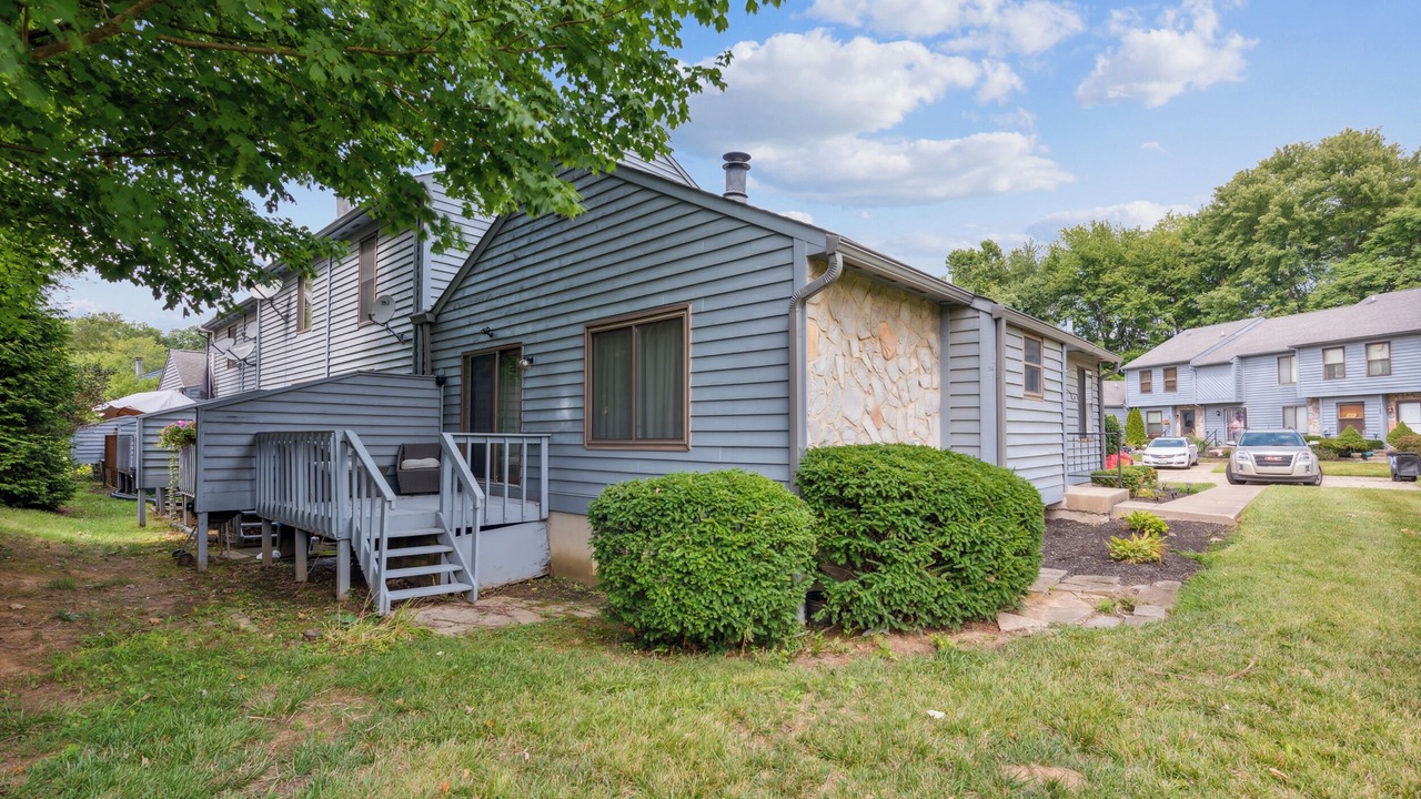 Photo of Outdoor in Roselawn Finance