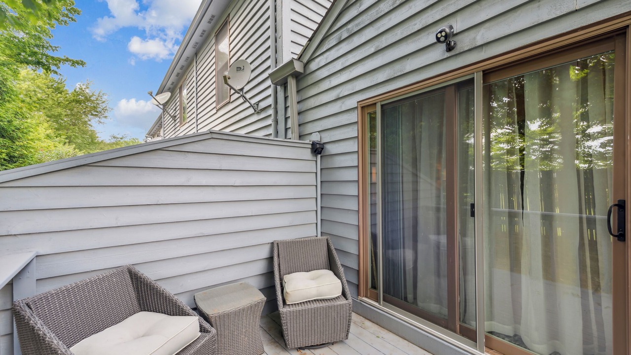 Photo of Patio Balcony in Roselawn Finance