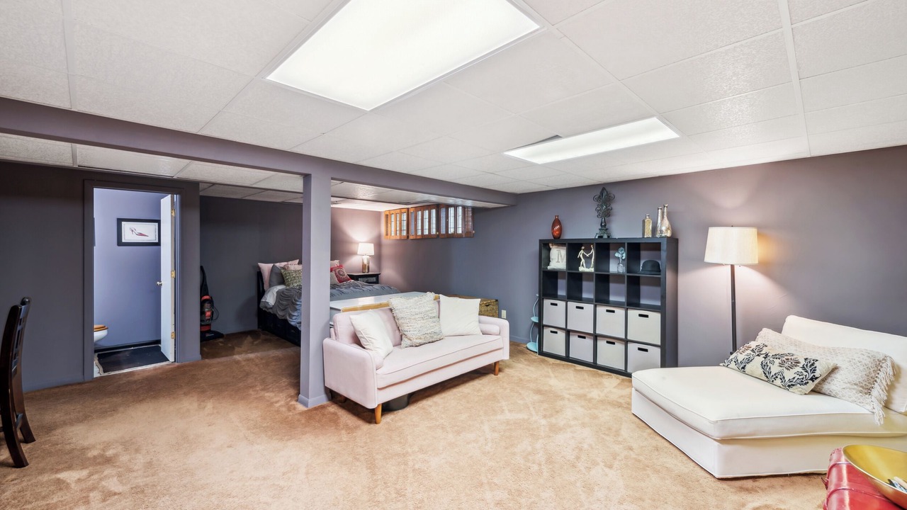 Photo of Bedroom in Roselawn Finance