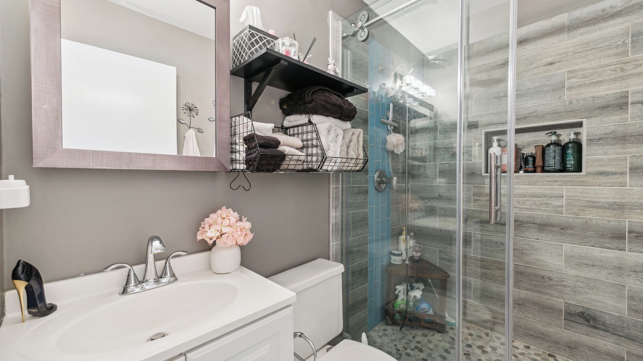 Photo of Bathroom in Roselawn Finance
