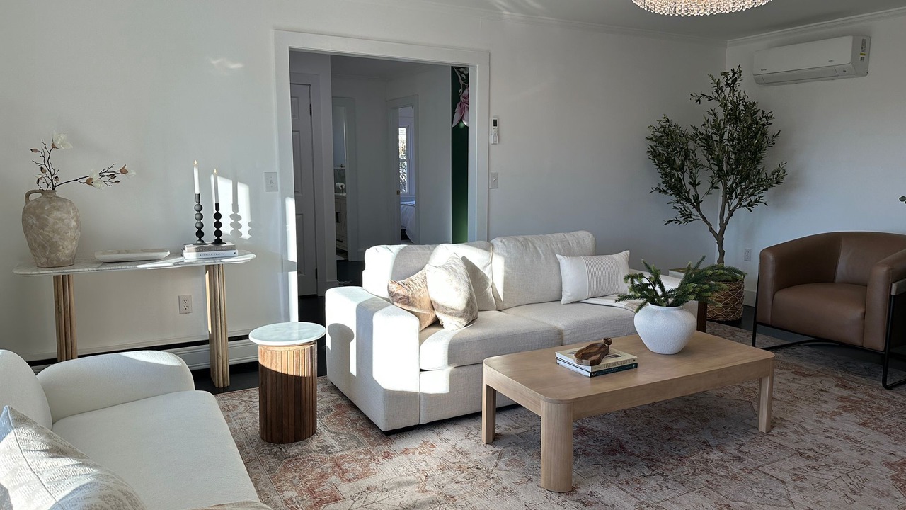 Photo of Livingroom in Hudson