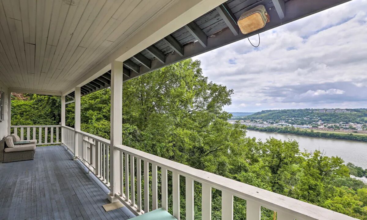 Photo of Patio Balcony in East Walnut HIlls