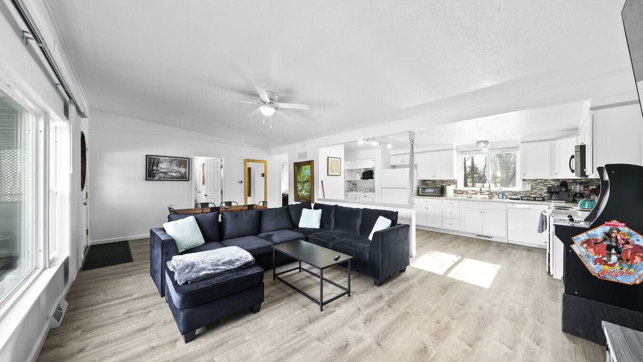 Photo of Livingroom in Streetsboro