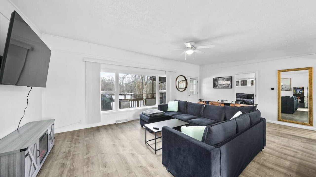 Photo of Livingroom in Streetsboro