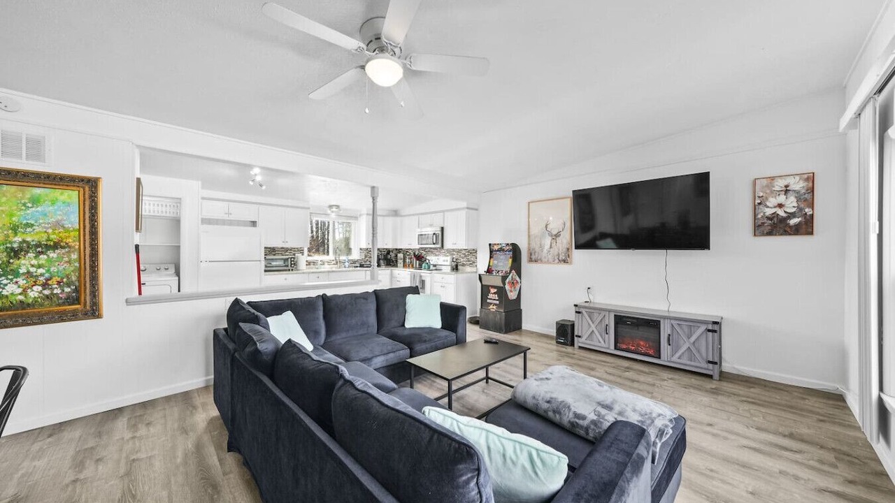 Photo of Livingroom in Streetsboro