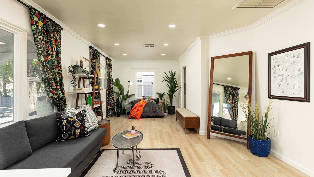 Photo of Livingroom in Encanto