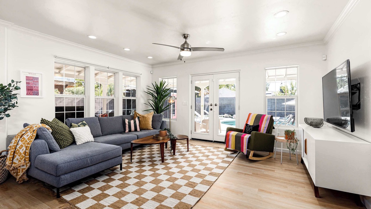Photo of Livingroom in Encanto