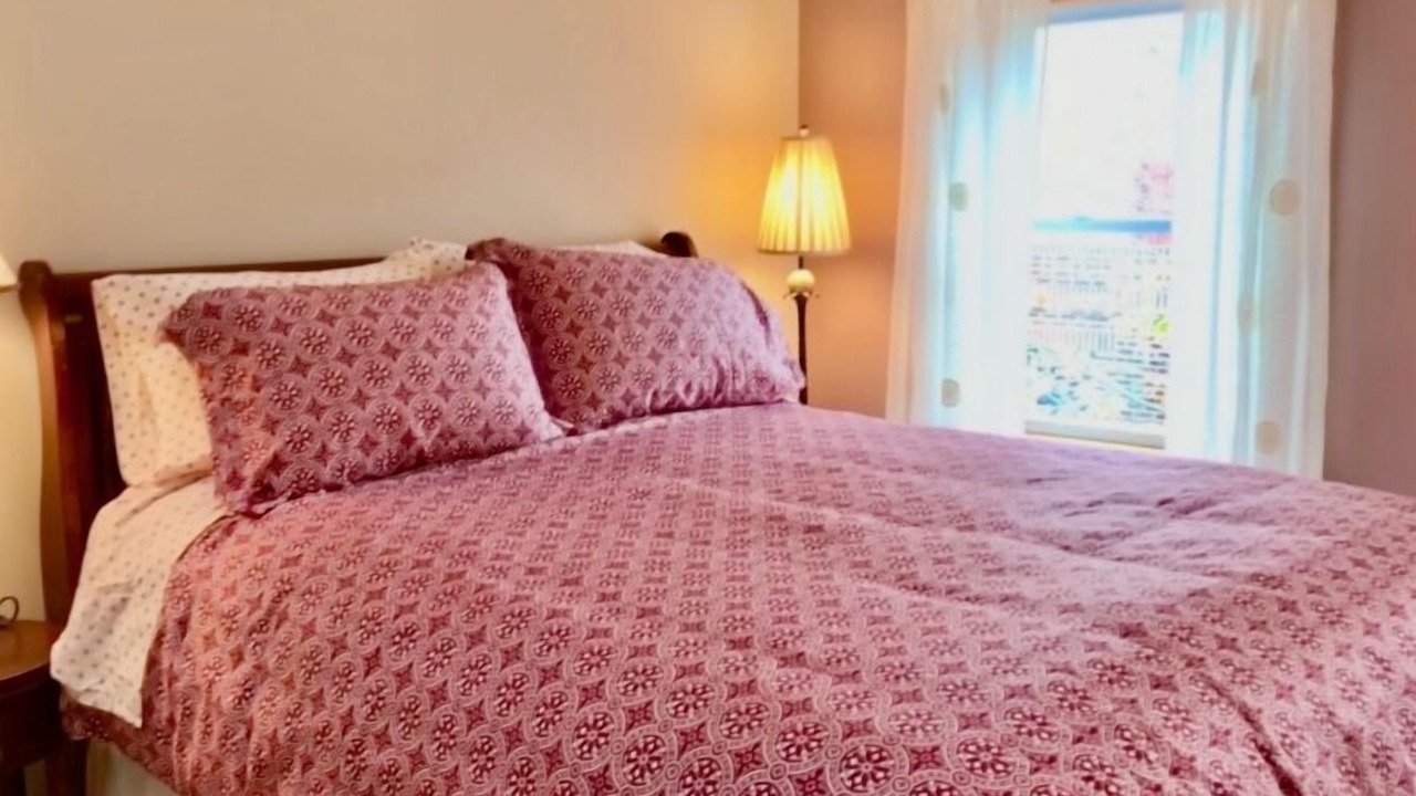 Photo of Bedroom in Washington Square West