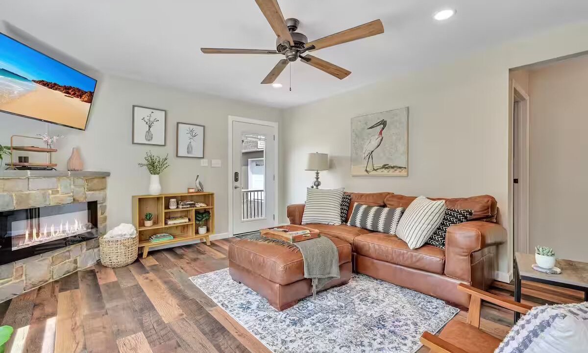 Photo of Livingroom in Cardiff