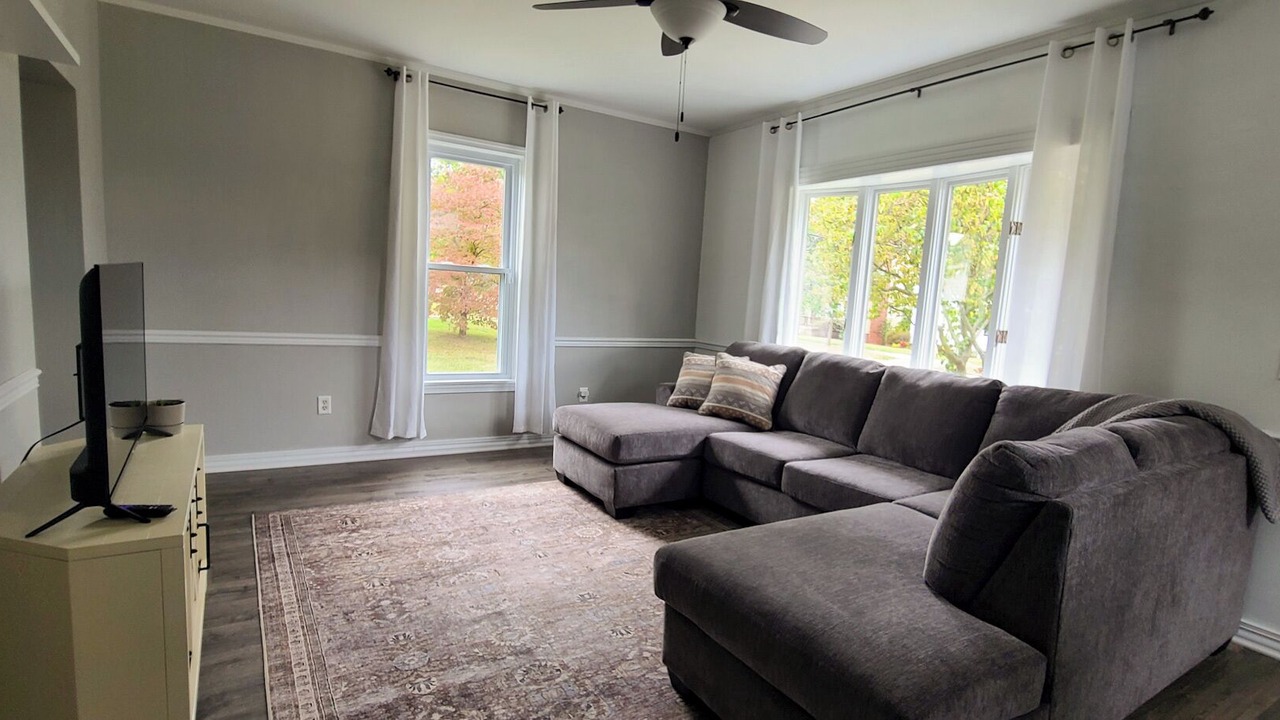 Photo of Livingroom in Brewster
