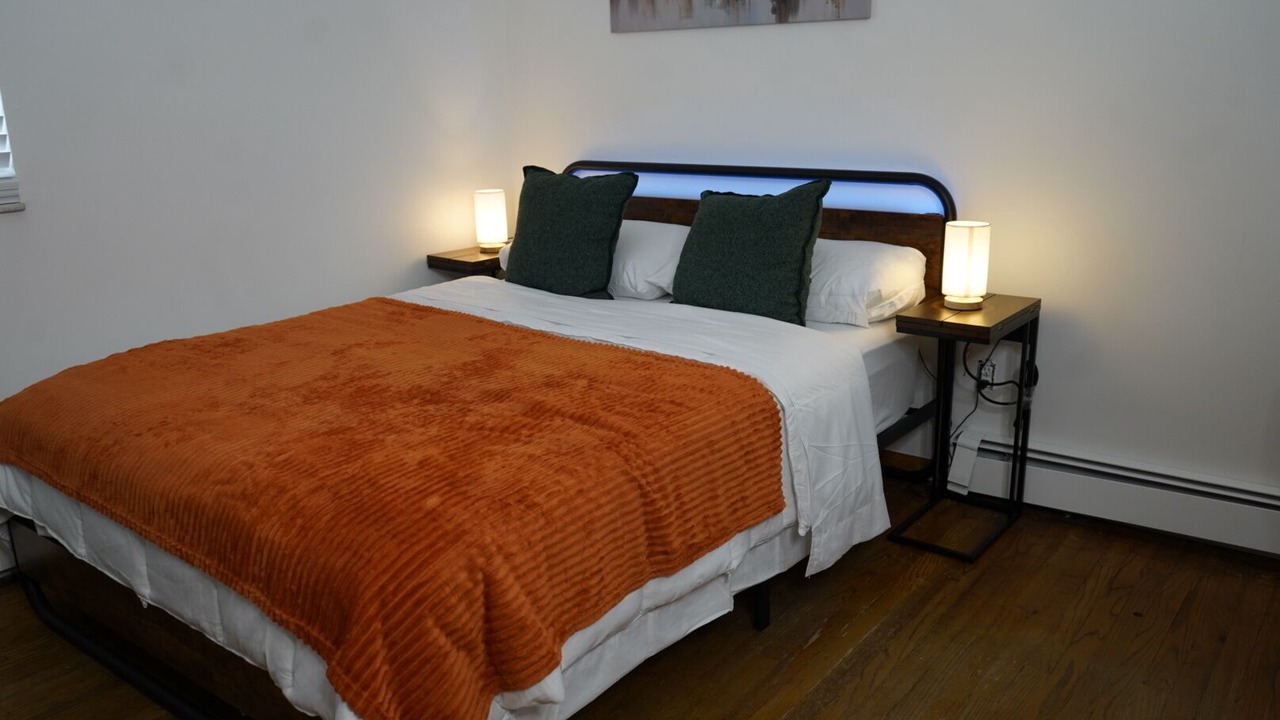 Photo of Bedroom in Palisades Park