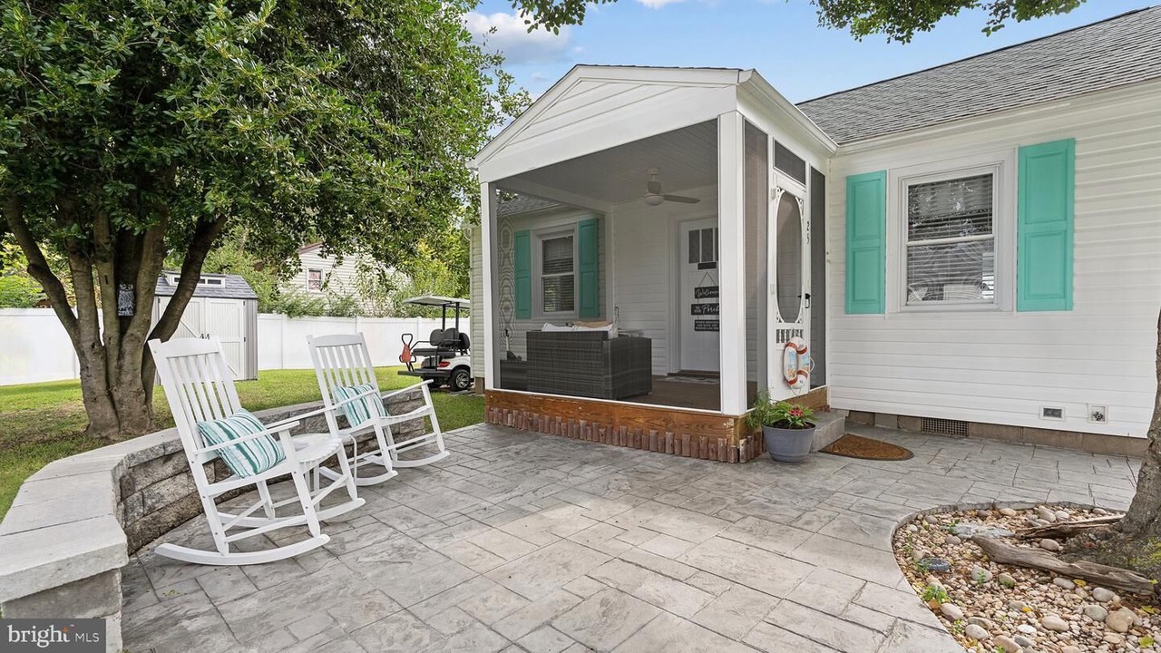 Photo of Patio Balcony in Issue