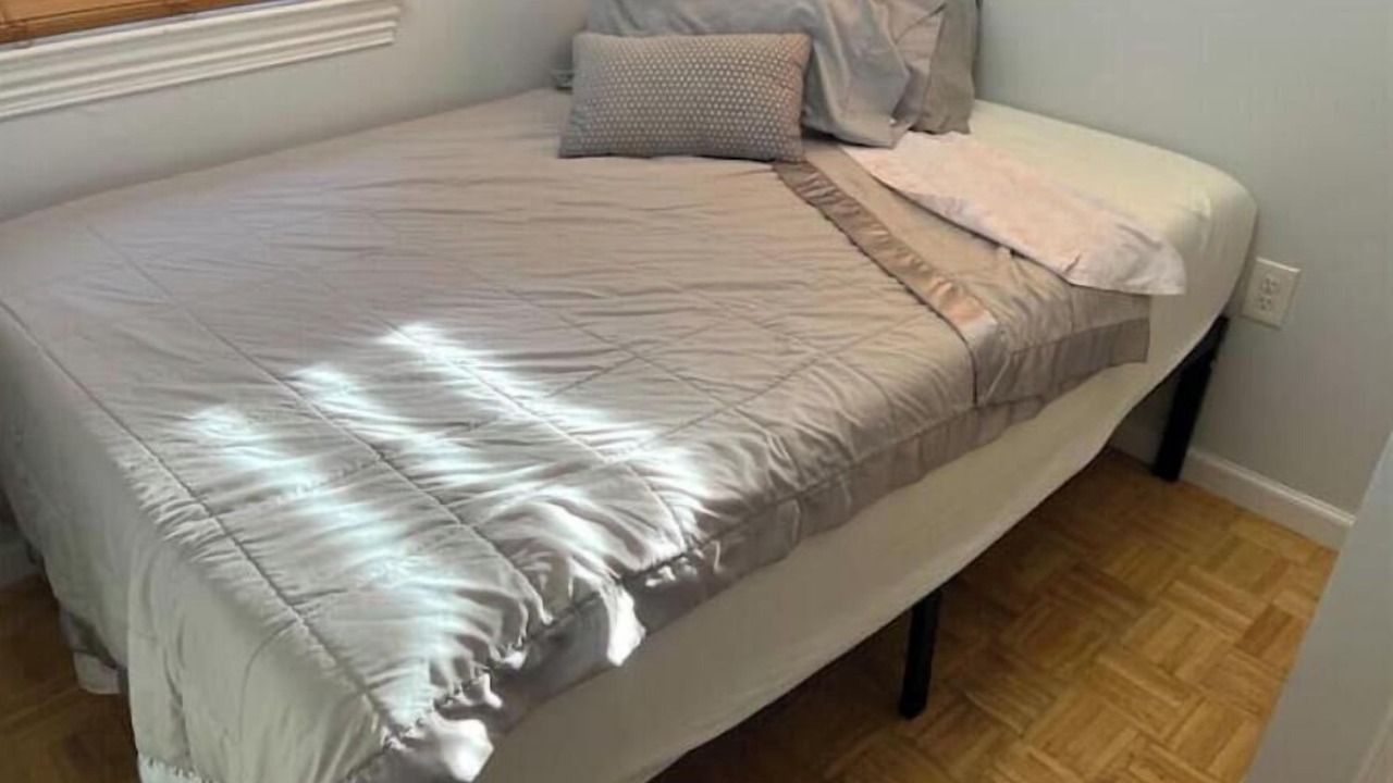 Photo of Bedroom in Brick