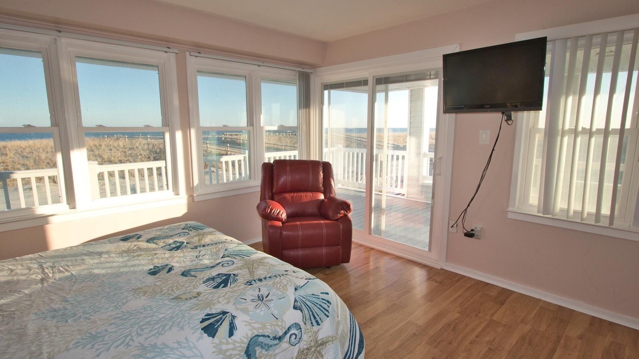 Photo of Bedroom in Loveladies