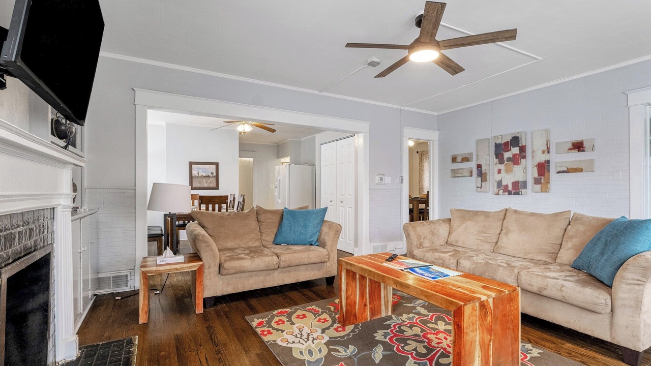 Photo of Livingroom in Erie