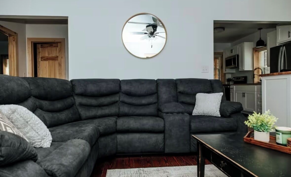 Photo of Livingroom in Laurelton