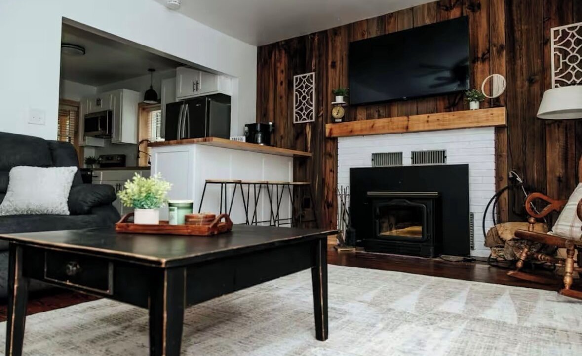 Photo of Livingroom in Laurelton