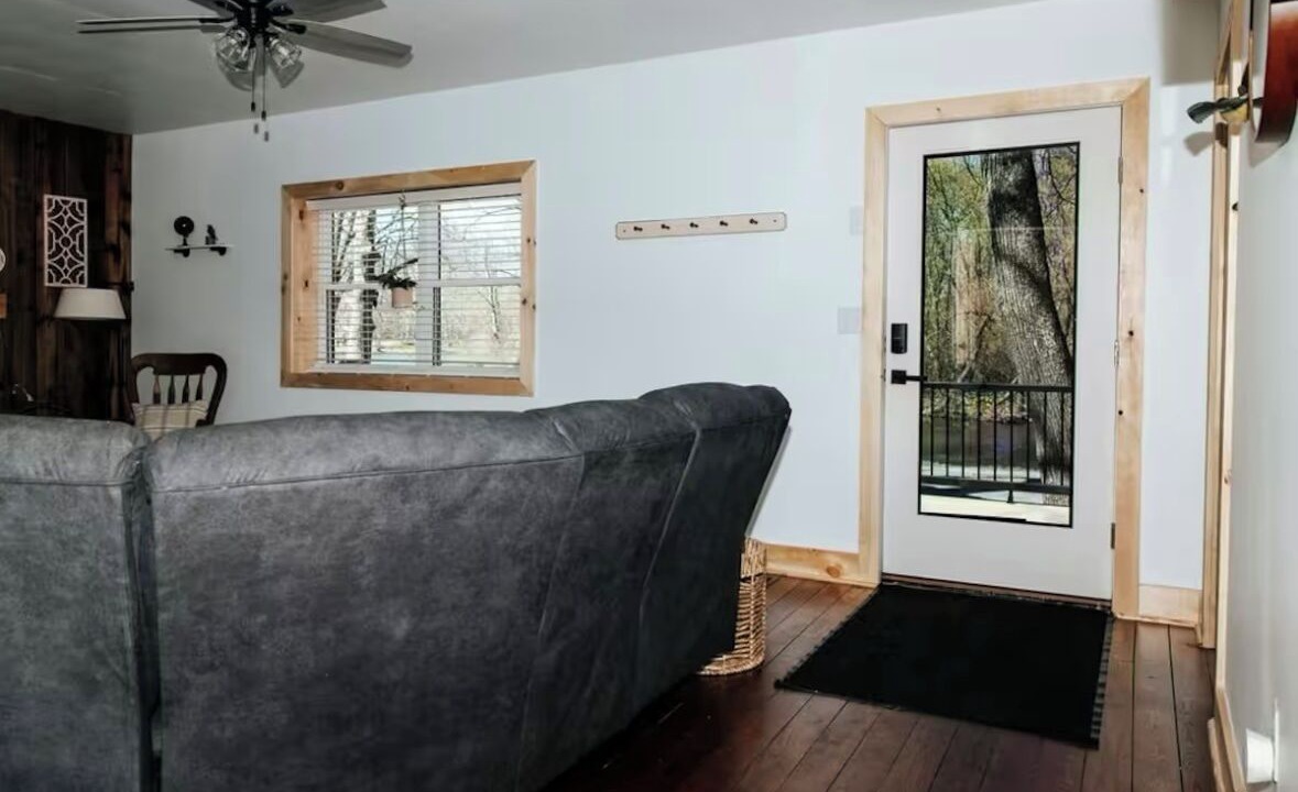 Photo of Livingroom in Laurelton