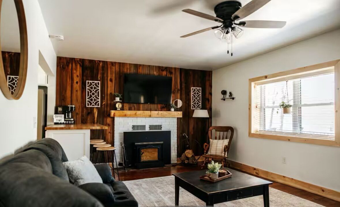 Photo of Livingroom in Laurelton