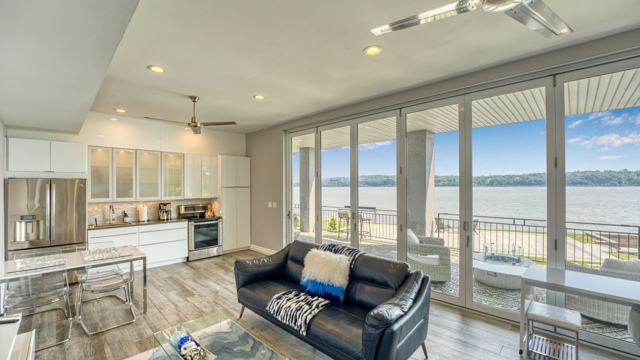 Photo of Livingroom in Ulster Park