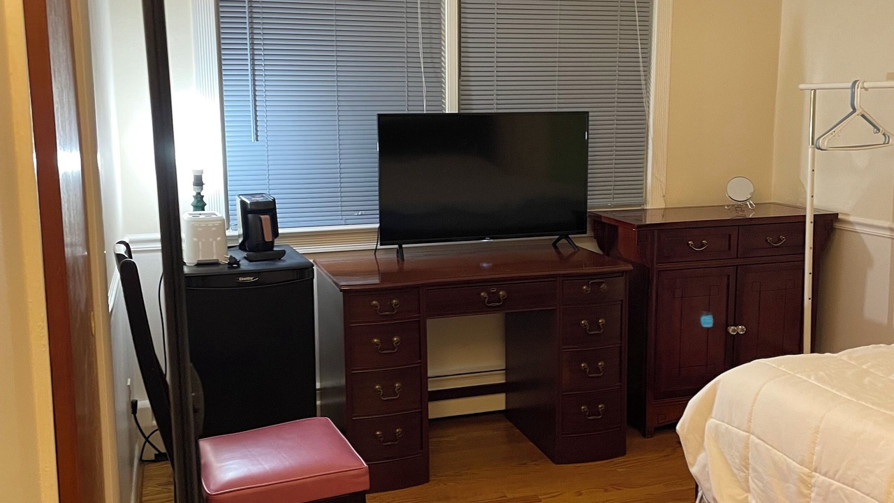 Photo of Bedroom in Oakton