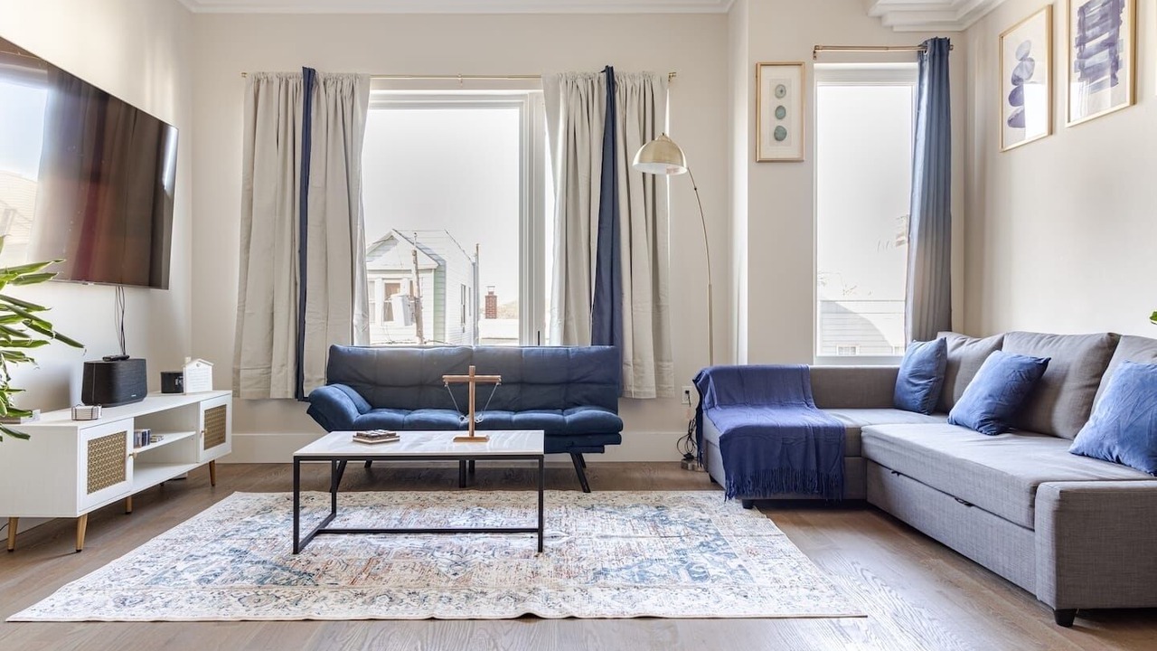 Photo of Livingroom in McGinley Square