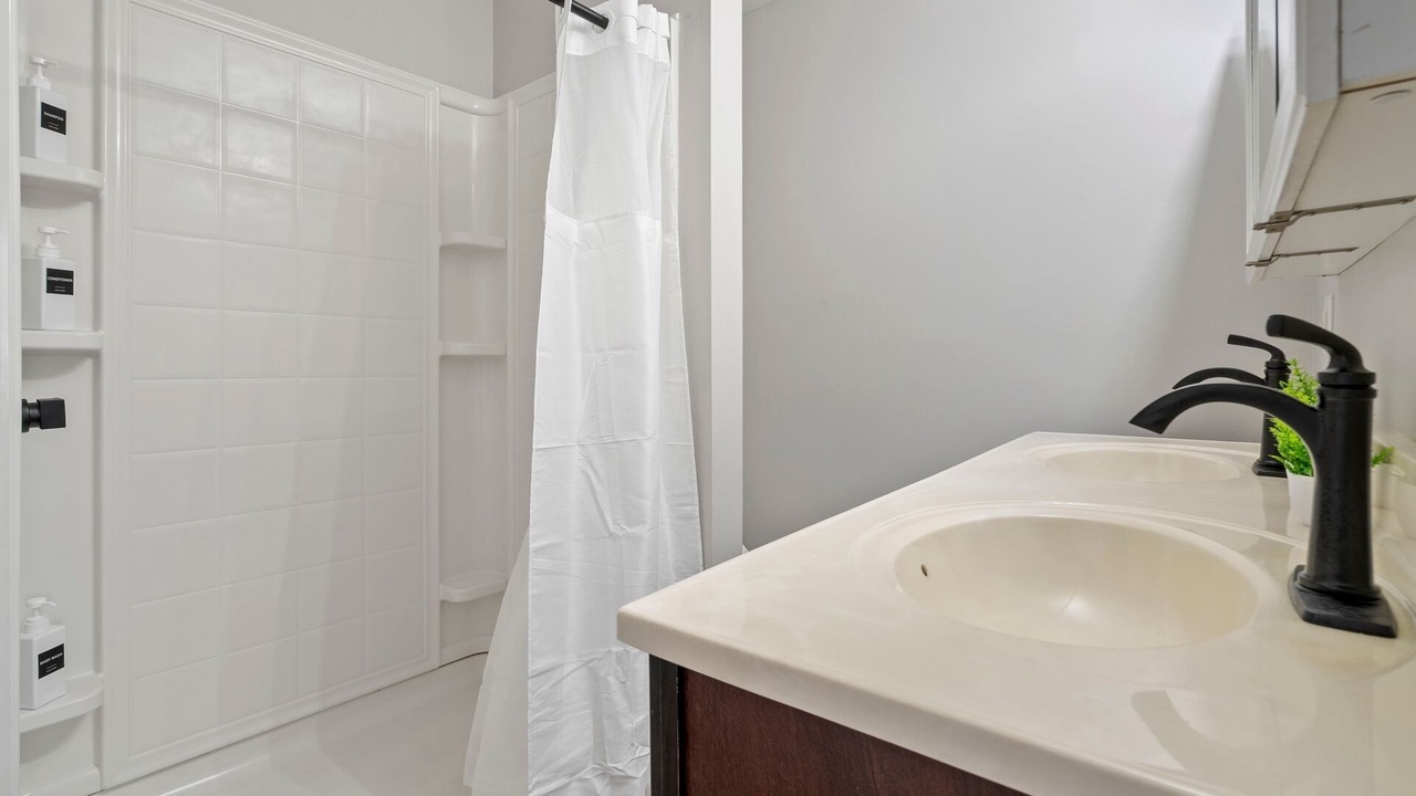 Photo of Bathroom in Old North Columbus