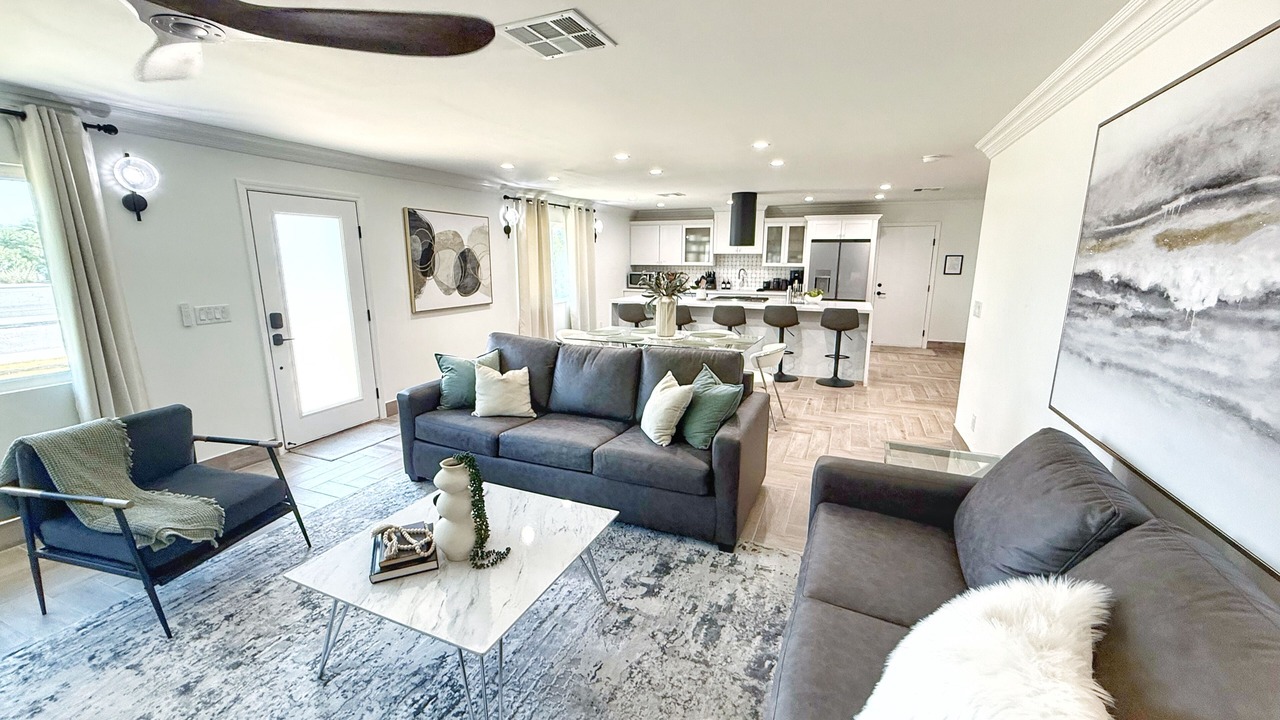 Photo of Livingroom in Scottsdale Estates Nine