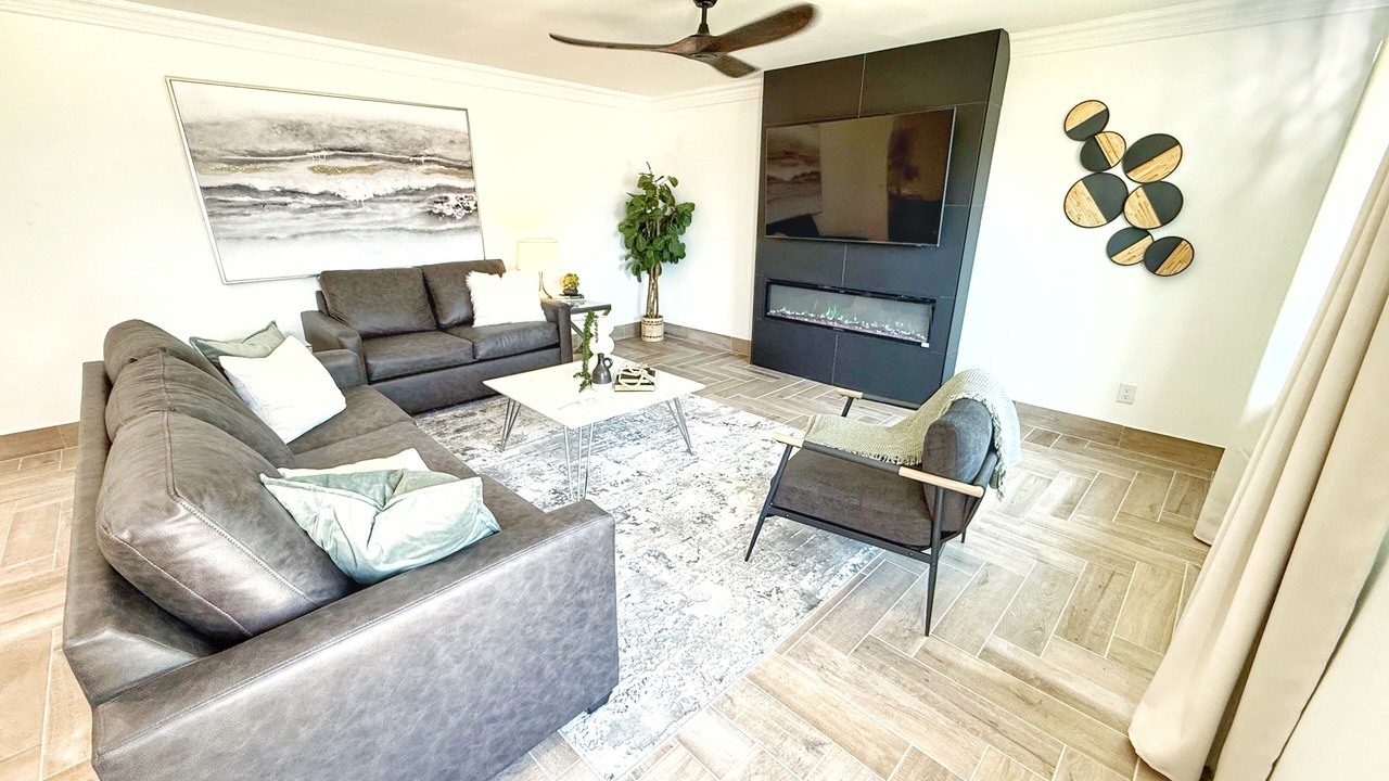 Photo of Livingroom in Scottsdale Estates Nine