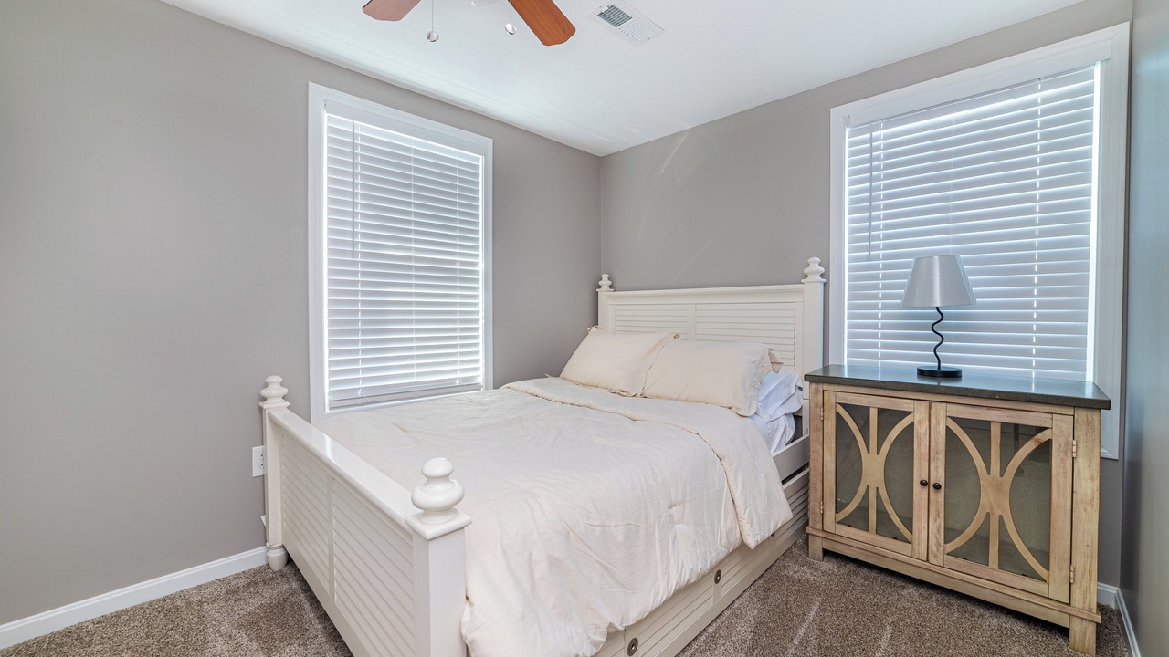 Photo of Bedroom in Ashland
