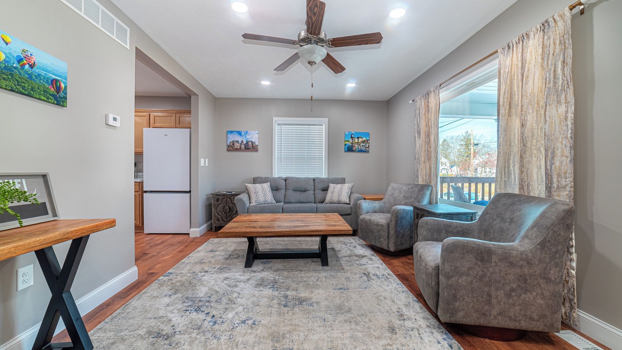 Photo of Livingroom in Ashland